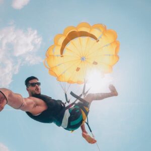 Actividades acuáticas parasailing